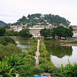 bg